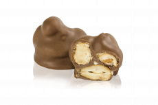 Nut Kleynods, milk chocolate coated cashew