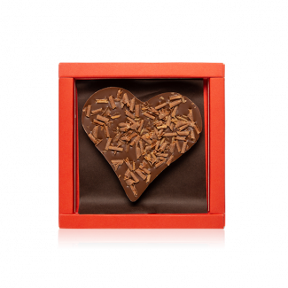 Фігурка "Серце-листівка з карамельними крихтами" з молочного шоколаду