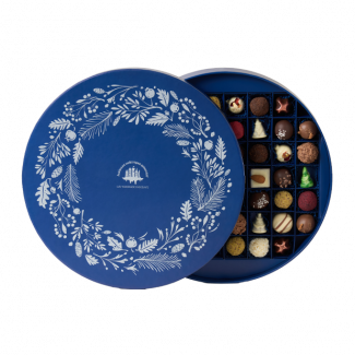 A set of chocolate sweets “Winter Pattern”