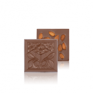 Milk chocolate with almond, 84g